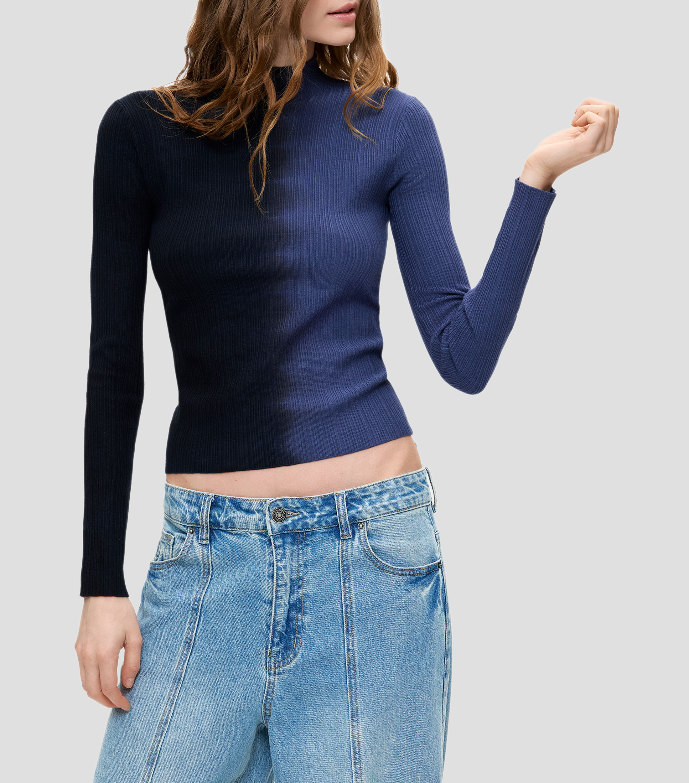 Suéter cuello alto liso Mujer